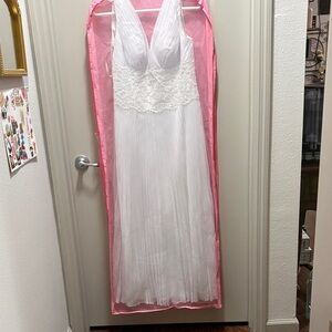 White Lace Bodice Pleated Wedding Dress